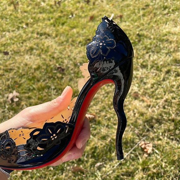 Christian Louboutin black patent pumps - Picture 6 of 16